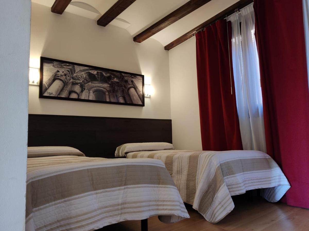 Hotel Rey Sancho Navarrete Exterior photo
