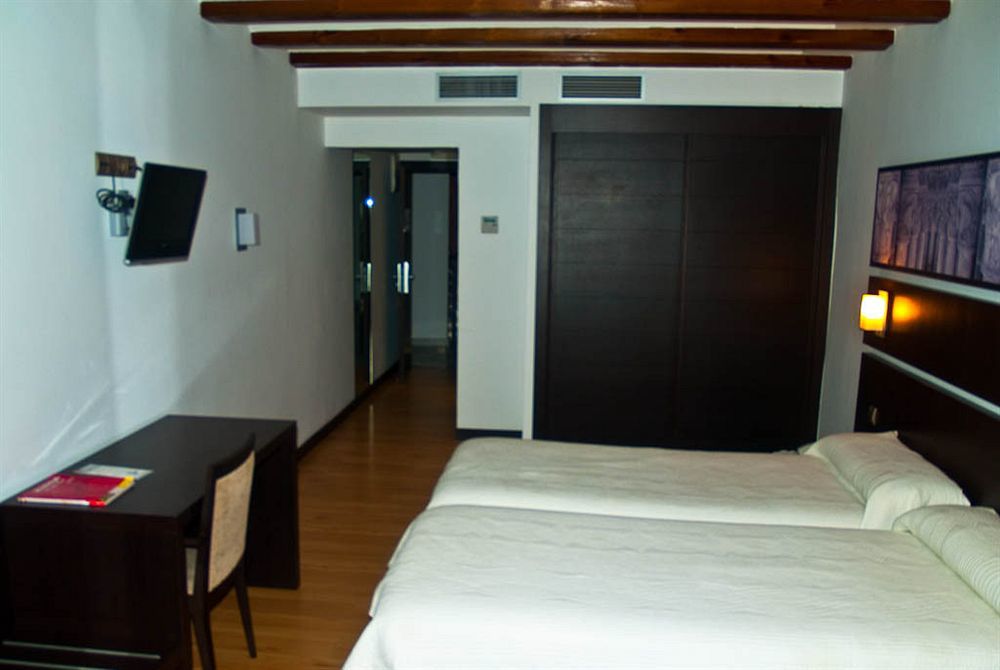 Hotel Rey Sancho Navarrete Exterior photo